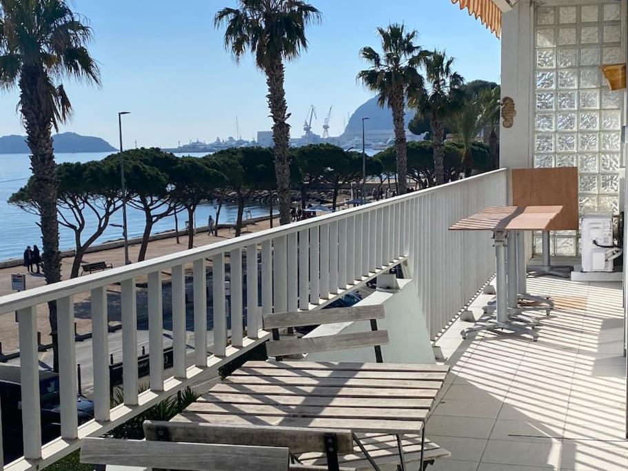 T3 Sur La Plage Vue Feerique Mer,Wifi, Parking Inclus , Clim La Ciotat Exterior photo