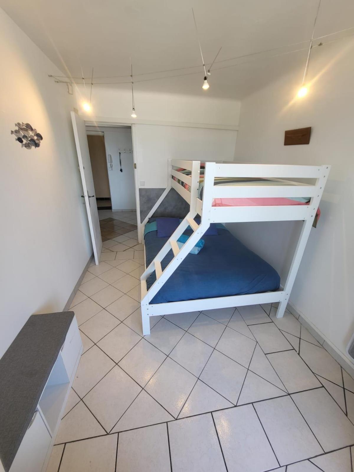 T3 Sur La Plage Vue Feerique Mer,Wifi, Parking Inclus , Clim La Ciotat Exterior photo