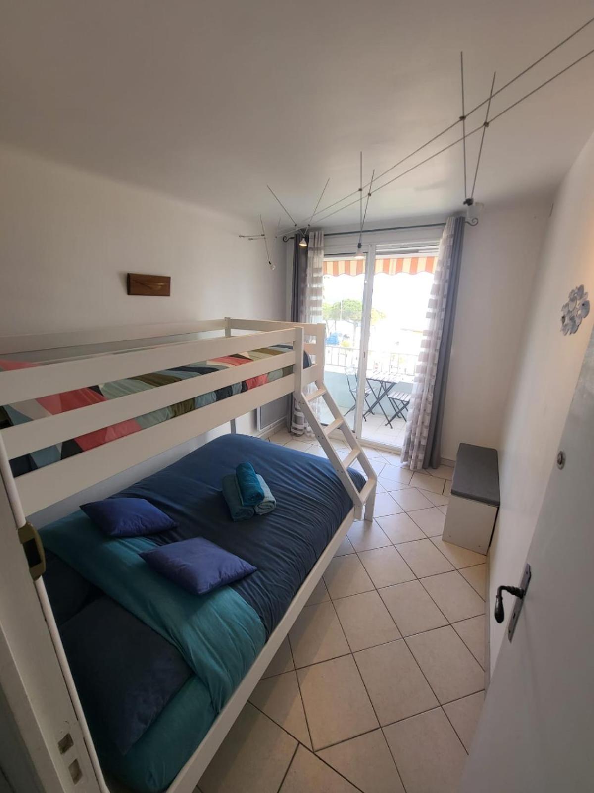 T3 Sur La Plage Vue Feerique Mer,Wifi, Parking Inclus , Clim La Ciotat Exterior photo